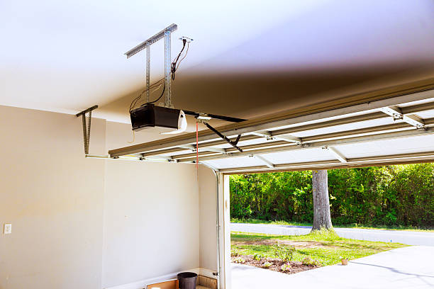 Top rated local Garage Door Panel Replacement specialists in Pasadena Hills, MO